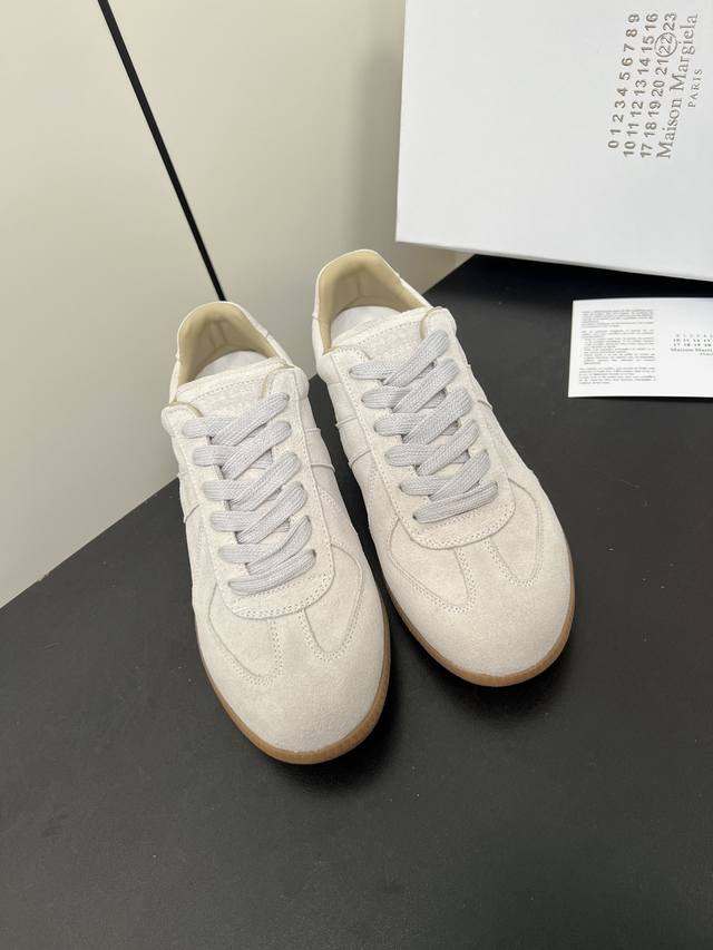 顶级版 Maison Margiela Tibi Mm6经典德训鞋 新色一直在增加，无敌好看，唯一对版 细品 多双正品代购回来1比1出模开发！ 鞋面:牛皮麂皮